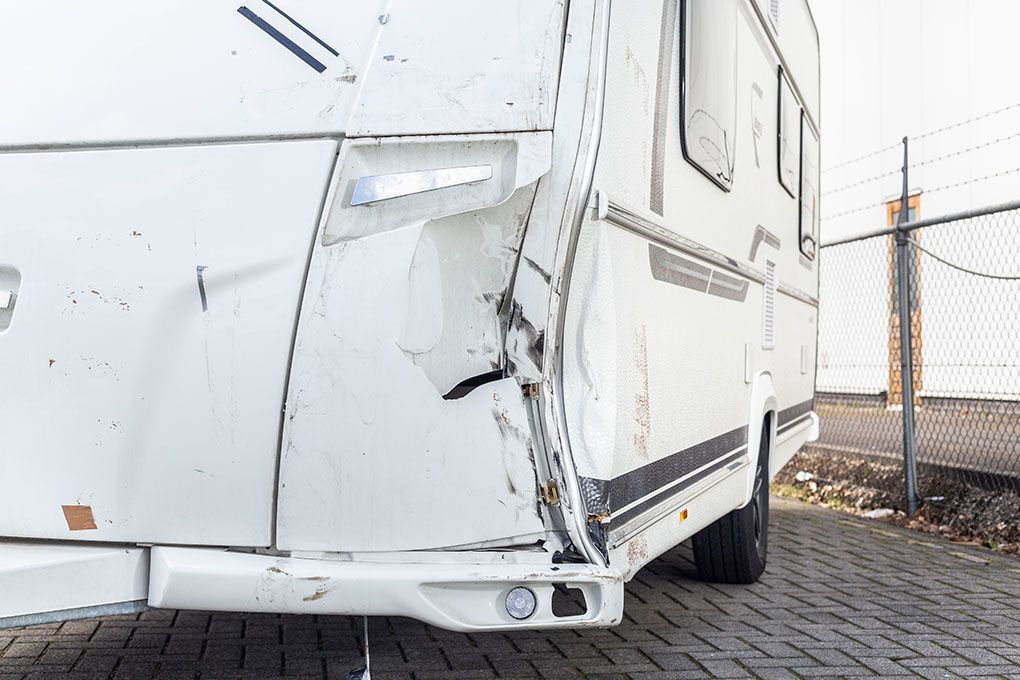 Tweedehands caravan 2 - schadeherstel schade